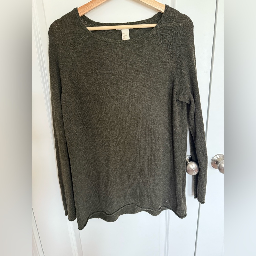 H&M Olive Green Long Sleeve Sweater in Size M